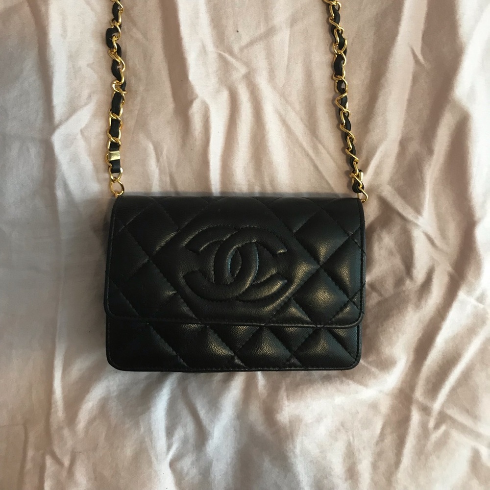 Beautiful Chanel diamond black crossbody